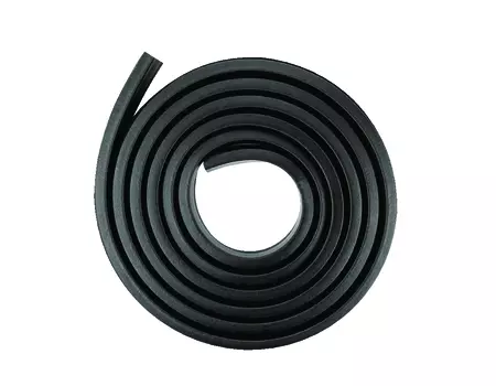 Perfil de PVC negro (Macizo) 38mm.